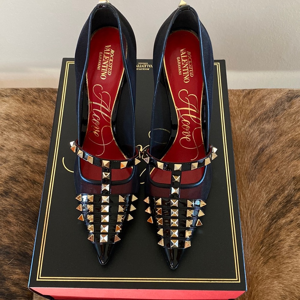 Valentino Rockstud Alcove Mesh Pumps in black